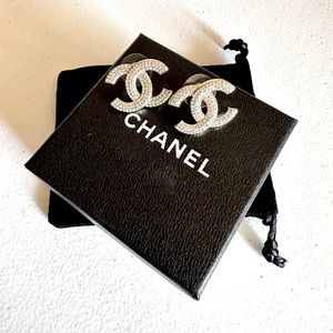 Rhinestone CC Classic Stud Earrings with box